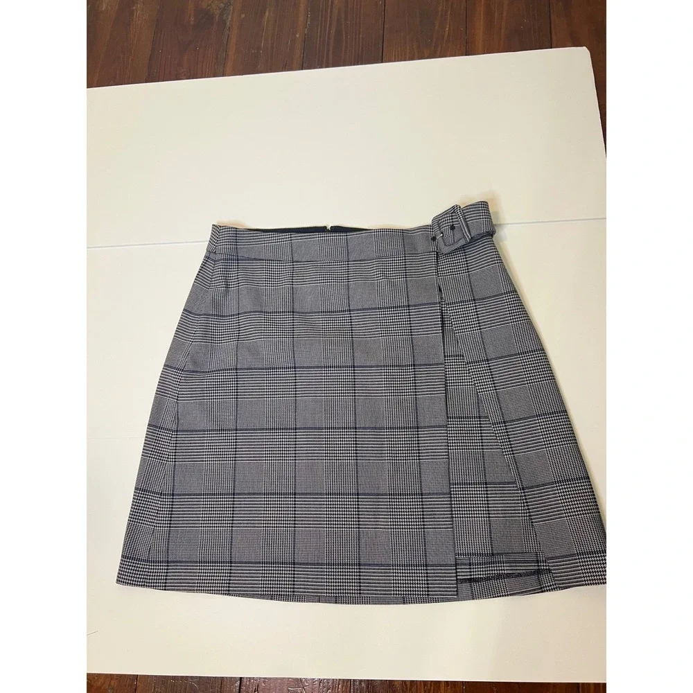 Club Monaco Grey Blue Glen Plaid Buckle Wrap Mini Skirt Asymmetrical Hem Size 12 - Picture 6 of 11